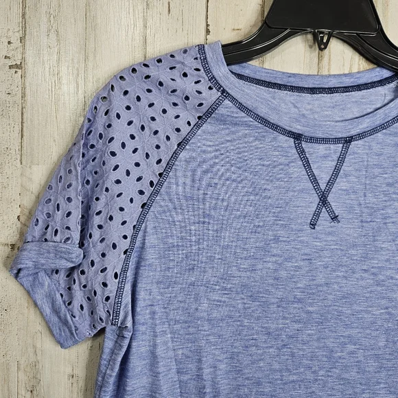 Women's Blue Short Eyelet Sleeve Casual Tee T-shirt NWOT Ladies Size Small - Picture 3 of 10
